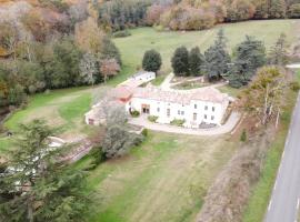 la bastide cardan, Hotel in Saint-Sulpice-de-Pommiers