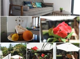 AJ Studio Apartment, hotel dicht bij: Bagatelle Mall of Mauritius, Moka