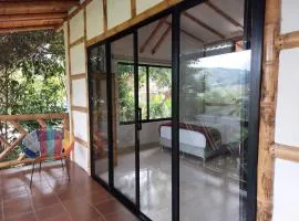 Las cabañas del escobo-CABAÑA GUACAMAYAS