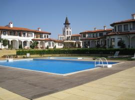 Bell Tower at BlackSeaRama Golf&Villas, hotel a Balchik