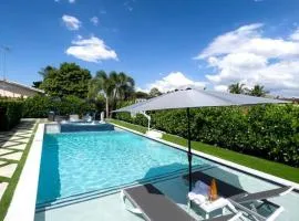 House Of Art - Luxury Villa with Pool & Jacuzzi!