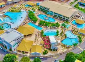 Lacqua Diroma Parque - I - II -III - IV - V, alojamiento con cocina en Caldas Novas