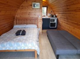 Glamping Pod Thady Killynick County Fermanagh, khách sạn ở Killyhevlin