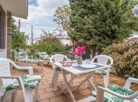 Amazing Home In Palmones With Wifi And 4 Bedrooms, Villa in Palmones