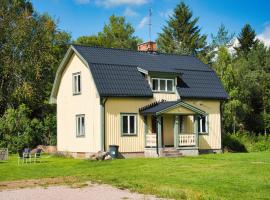 Gula huset, Lakene Ostgård, semesterhus i Lakene