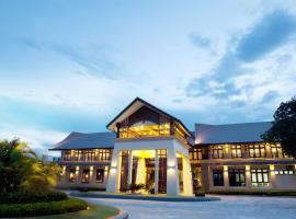 Emerald Palace Hotel, hótel í Nay Pyi Taw