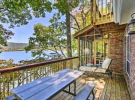 Ideal Chickamauga Lake Home and Dock and Fire Pit, villa in Soddy-Daisy