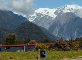 Te Awa Cottages, hotel with parking in Franz Josef