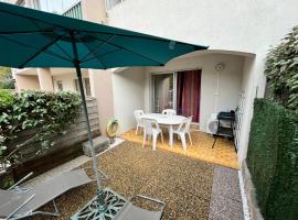 Studio climatisé avec jardin et plage à 250m, hotel in Saint-Mandrier-sur-Mer