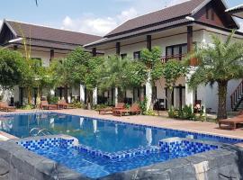 Vang Vieng Savanh Sunset View Resort, hotel in Vang Vieng