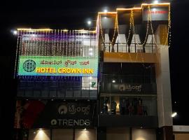 Hotel Crown Inn, lodge i Dhārwād