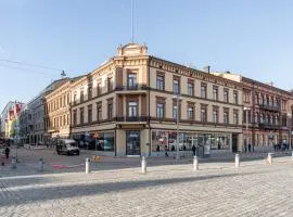 2ndhomes Tampere Luxurious "Keskustori" Apartment - Private Sauna & Great Location in a Historical Building