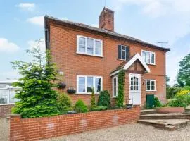 2 Benhall Green