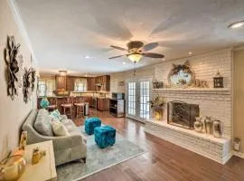 Pet-Friendly Home about 6 Mi to Downtown Fort Worth!