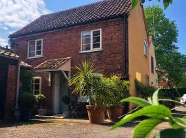 Southwell Holiday Cottage - Lavender Cottage