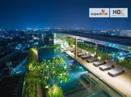 Cozy Luxury Condo @ The Astra