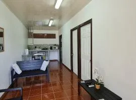 Sleep&Go! Apartamento 2 habitaciones 4 personas Siquirres centro