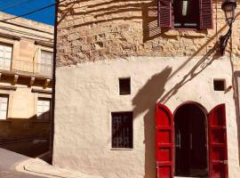 300yr old, self catering, tiny house in Victoria Centre, Gozo, cabaña o casa de campo en Victoria