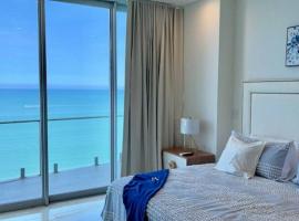 CONDO DE LUJO EN PLAYA ZONA DORADA CAMINO AL MAR, hotel en Mazatlán