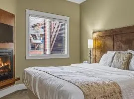 Sophisticated Mountain Condo Pool & Hot Tub