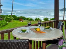 Hanalei Colony Resort K4 - oceanfront views, steps to the sand, so romantic!, semesterboende i Hanalei