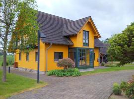 Das gelbe Landhaus, hotel with parking in Tellig