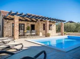 Stone Villa Petit Rustica with pool