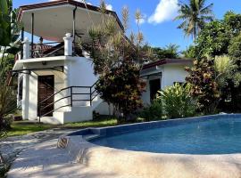 Charming 3-Bedroom Country Farm Home Pool ParkSprings Lipa, cottage in Lipa