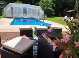Chez Lilly & Cie 10 à 12 personnes avec sauna et piscine