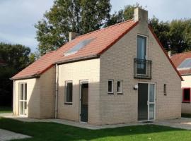 Vakantiehuis 6pers op park 't Broeckhuys in Ewijk groot Zwemplas in het land van Maas & Waal niet voor arbeidsmigranten, hotel in Ewijk