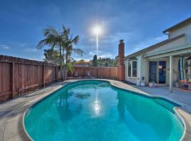 Modern Oceanside Home with Pool and Putting Green, hotel in Oceanside