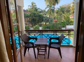 2BHK Pool Facing Beachside Luxury Homestay In South Goa，貝塔巴提木的飯店