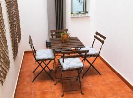 Apartment with a patio in Las Canteras