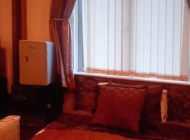 Leicester City centre en suite budget room for 1 in 2 bed apartment, готель у місті Лестер