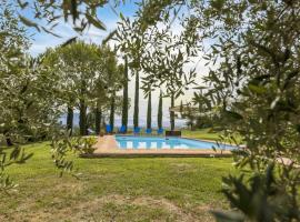 Private villa with swimming pool in the heart of Umbria、ベヴァーニャのヴィラ