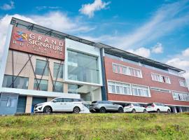 Grand Signature Hotel & spa, hotel v destinácii Yercaud