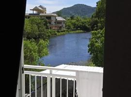 Charlie's Angels Hotel Restaurant, hotel in Rawai Beach