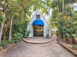 'Bluey' a Tiny House A-frame Moments to Foreshore, hotel in Nightcliff