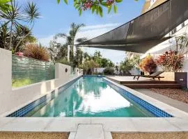 'Pearl Paradise' A Tropical Oasis with Ocean Views
