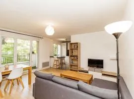 Large apartment near Bois de Vincennes