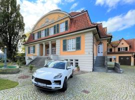 Luxus Stadtvilla EMG Hannover Braunschweig Wolfsburg 20P – dom wakacyjny w mieście Lehrte