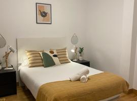 Apartamento Amplio y Central a pie de Playa la Concha, Hotel in San Sebastián