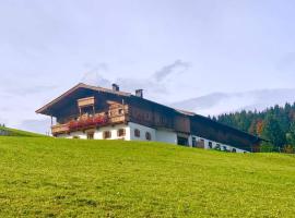 Cozy holiday home in Hochfilzen with mountain views, būstas prie paplūdimio mieste Hochfilcenas