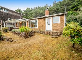 Radar Road Retreat Vacation Rental, hotel in Oceanside
