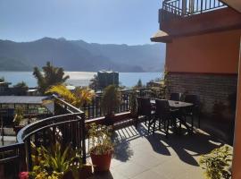 Golden Lake, hotel en Pokhara