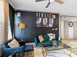 Versace Midtown Lux 2 BR 2 BA Free Parking n Wi-fi, apartment in Houston