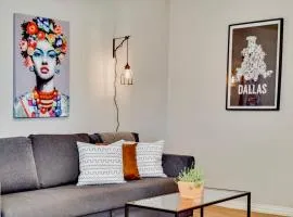 Dallas Boutique Flat + Arboretum Tickets Included