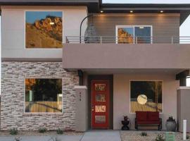 Majestic Zion Cottage with hot tub in Hildale, hotel a Hildale