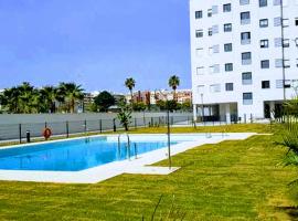 Ático con Piscina y Vistas al Mar Parque Litoral, hotell i nærheten av José María Martín Carpena sportsarena i Málaga