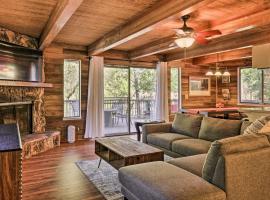 Spacious Groveland Cabin with Wraparound Deck!, hotel con estacionamiento en Groveland